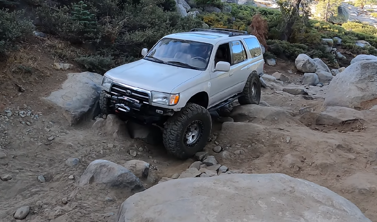clapped out 3rd gen 4runner on 37 inch tires