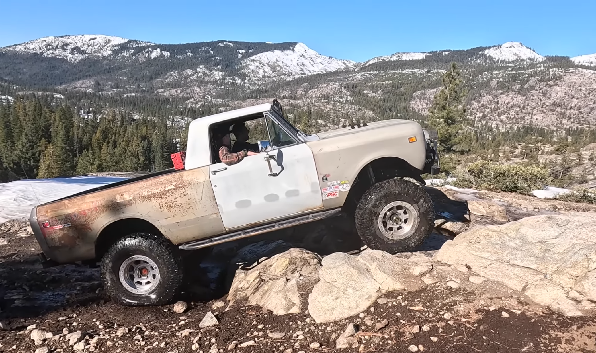 '76 Scout Terra II Pickup Build