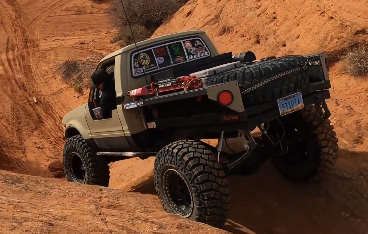 $20k 1983 Toyota Pickup rockcrawler build