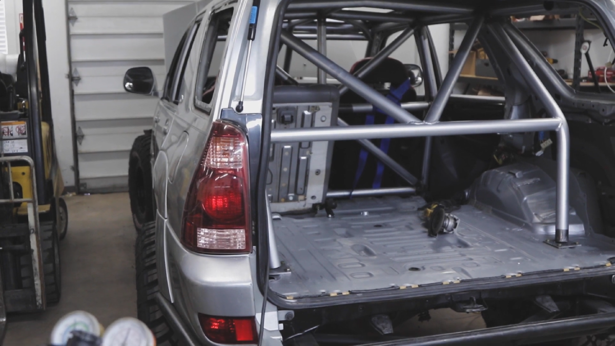 KOH 4Runner rollcage installation
