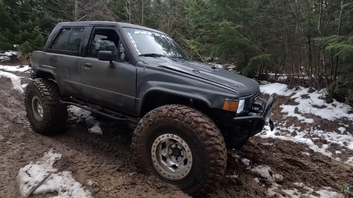 theee kriss 1st gen 4runner on 40s, V6 swapped