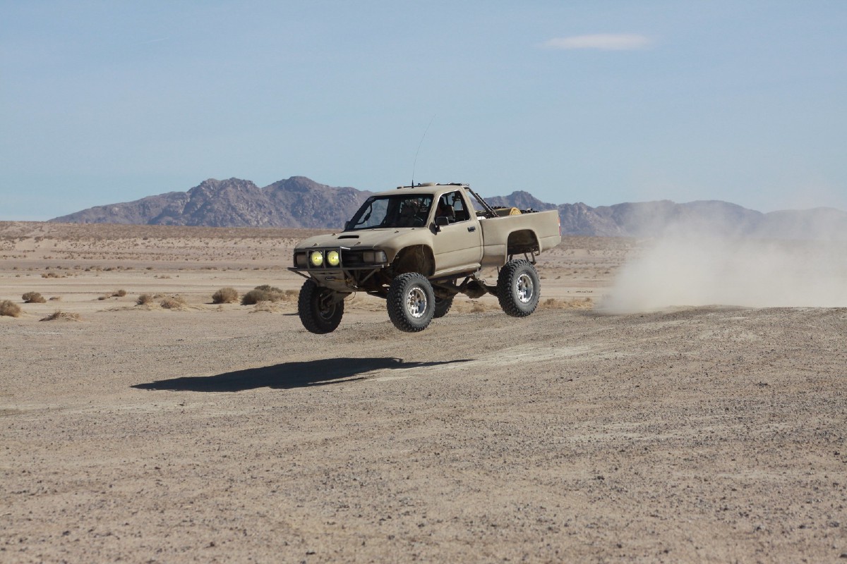 “The Mouse” 1994 Toyota Pickup Prerunner Build