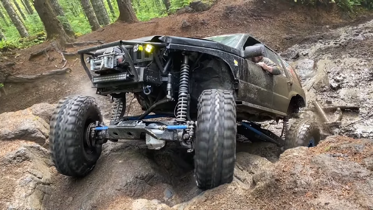 monster Jeep Grand Cherokee ZJ on Tons & Coilovers